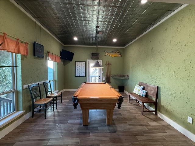 203 Kahmeha Drive, Tiki Island, TX 77554