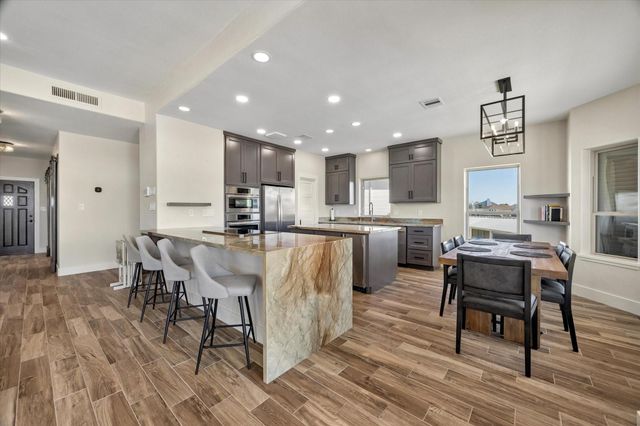 203 Kahmeha Drive, Tiki Island, TX 77554