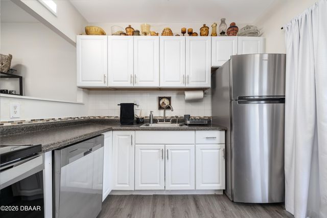 717 S Beach St Apt 303C, Daytona Beach, FL 32114