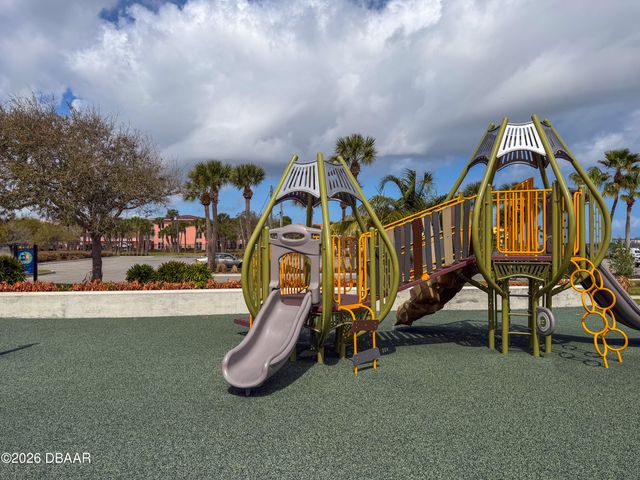 717 S Beach St Apt 303C, Daytona Beach, FL 32114