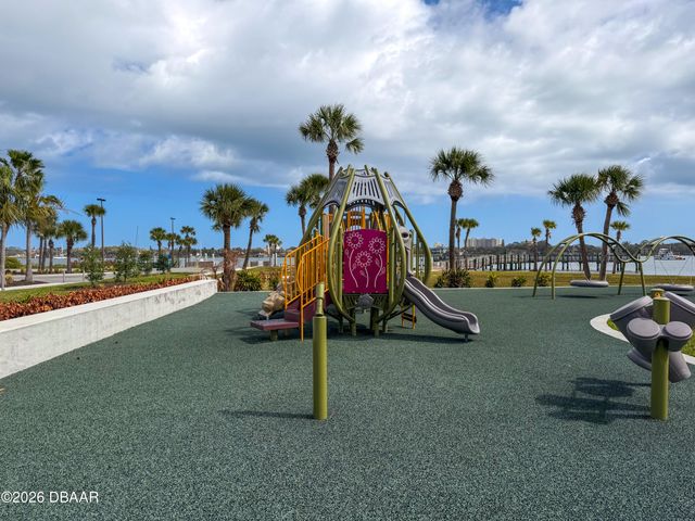 717 S Beach St Apt 303C, Daytona Beach, FL 32114