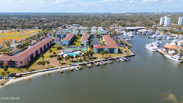 717 S Beach St Apt 303C, Daytona Beach, FL 32114