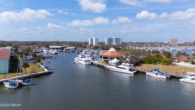 717 S Beach St Apt 303C, Daytona Beach, FL 32114