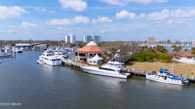 717 S Beach St Apt 303C, Daytona Beach, FL 32114