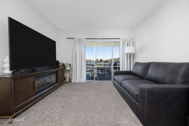 717 S Beach St Apt 303C, Daytona Beach, FL 32114