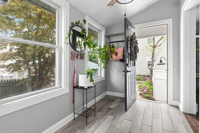 9 Elm Ct, Andover, MA 01810