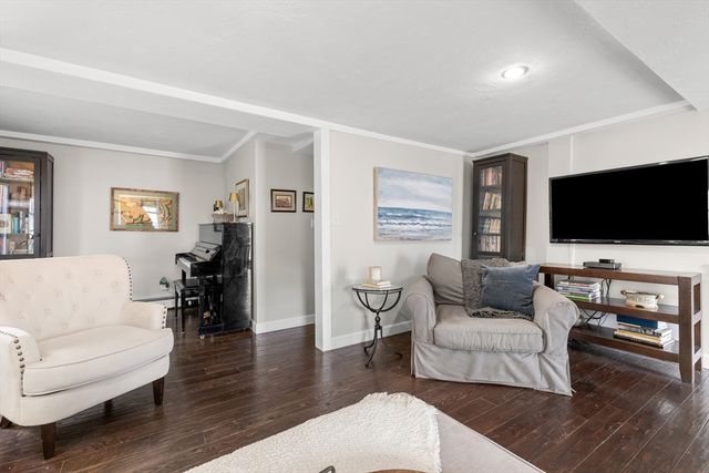 9 Elm Ct, Andover, MA 01810