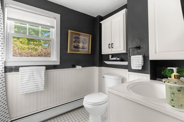 9 Elm Ct, Andover, MA 01810