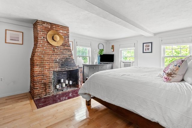 9 Elm Ct, Andover, MA 01810