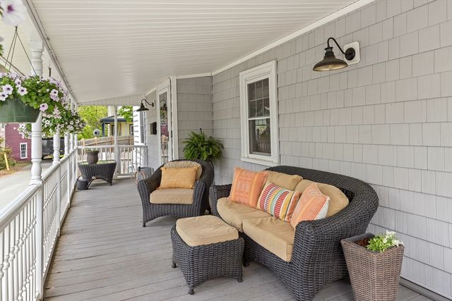 9 Elm Ct, Andover, MA 01810