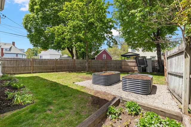 9 Elm Ct, Andover, MA 01810