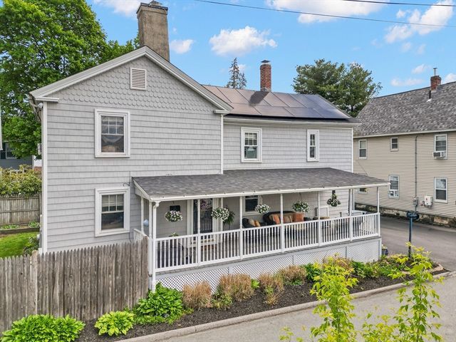 9 Elm Ct, Andover, MA 01810