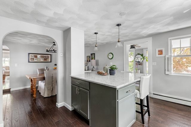 9 Elm Ct, Andover, MA 01810