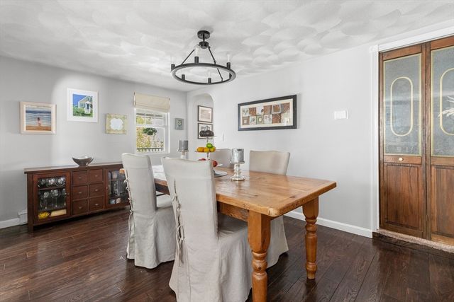 9 Elm Ct, Andover, MA 01810