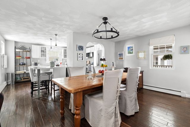 9 Elm Ct, Andover, MA 01810