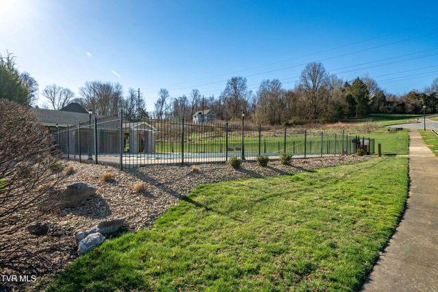 1579 Becky Drive, Johnson City, TN 37601