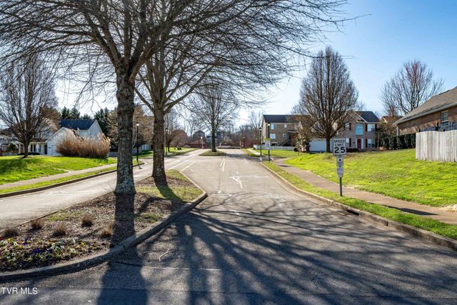 1579 Becky Drive, Johnson City, TN 37601