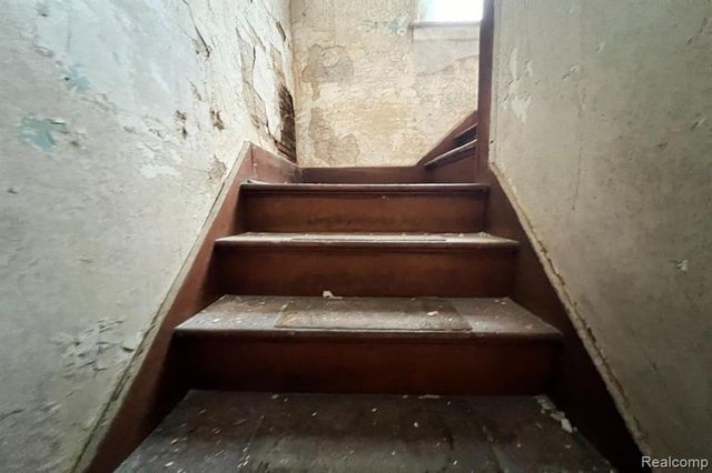 9138 Fischer Street, Detroit, MI 48213