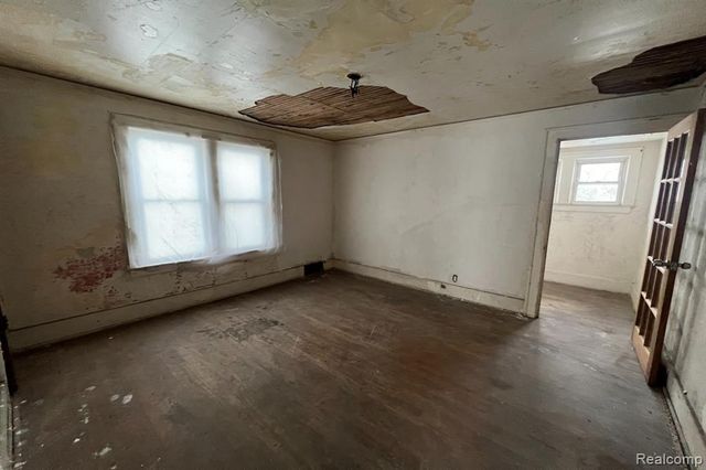 9138 Fischer Street, Detroit, MI 48213