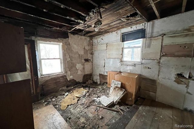 9138 Fischer Street, Detroit, MI 48213