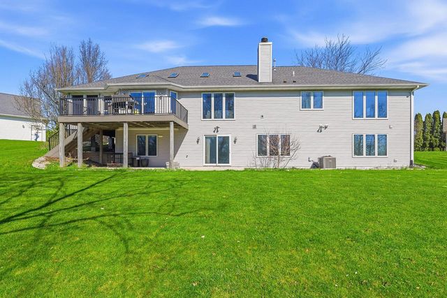 214 Concord DRIVE, Sheboygan Falls, WI 53085