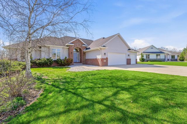 214 Concord DRIVE, Sheboygan Falls, WI 53085