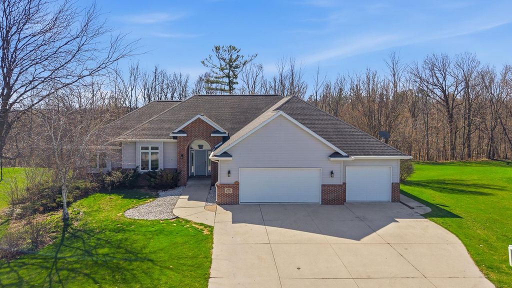 214 Concord DRIVE, Sheboygan Falls, WI 53085