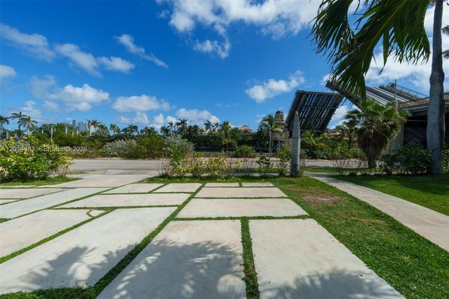 701 Hollywood Boulevard, Hollywood, FL 33019