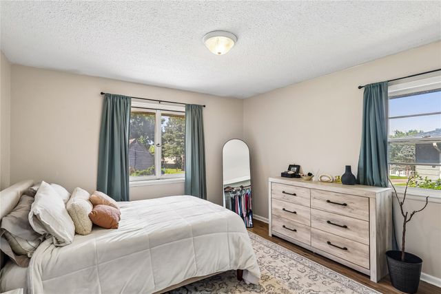 8912 Urbandale Avenue, Urbandale, IA 50322