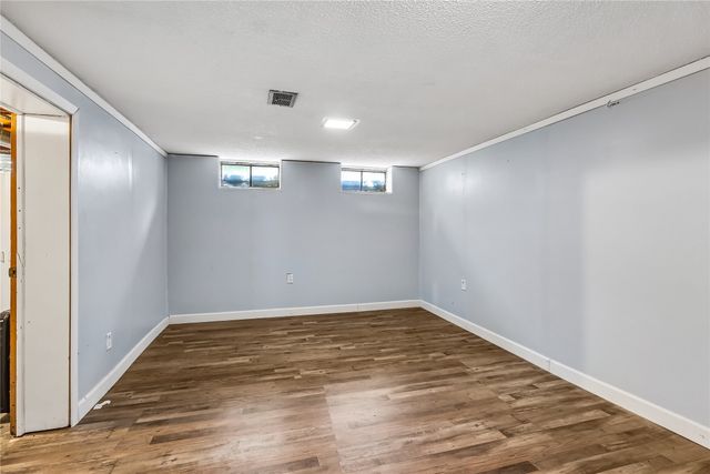 8912 Urbandale Avenue, Urbandale, IA 50322