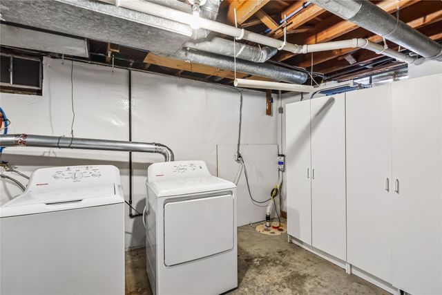 8912 Urbandale Avenue, Urbandale, IA 50322