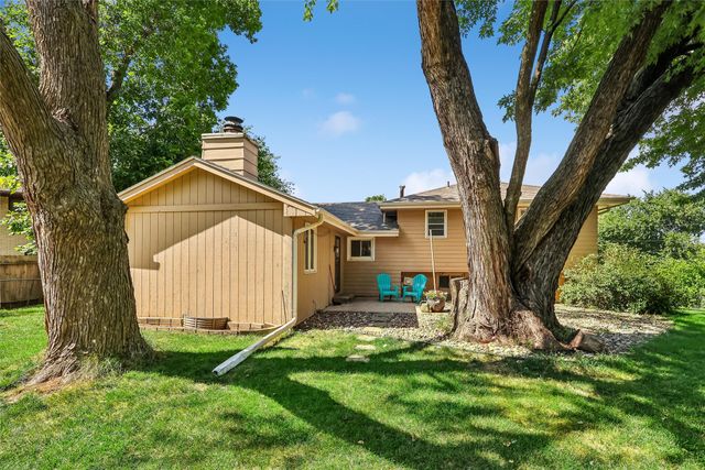 8912 Urbandale Avenue, Urbandale, IA 50322