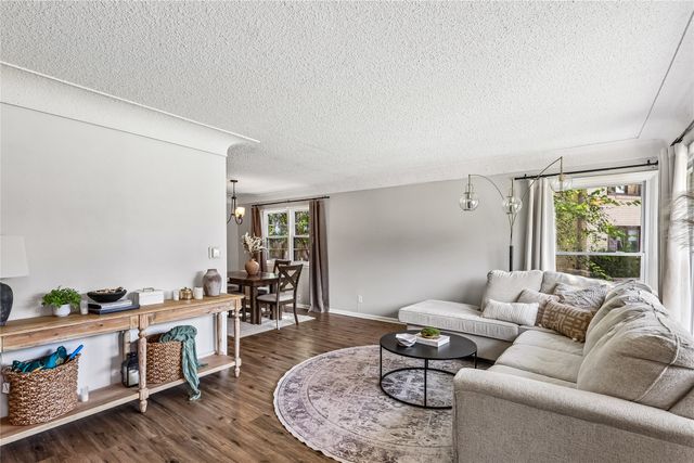 8912 Urbandale Avenue, Urbandale, IA 50322