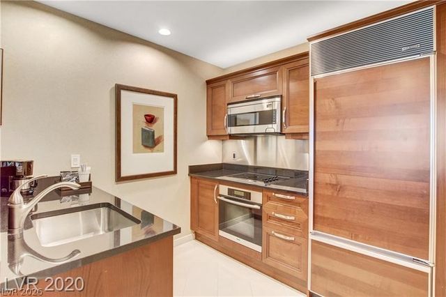 125 East Harmon Avenue 1620, Las Vegas, NV 89109