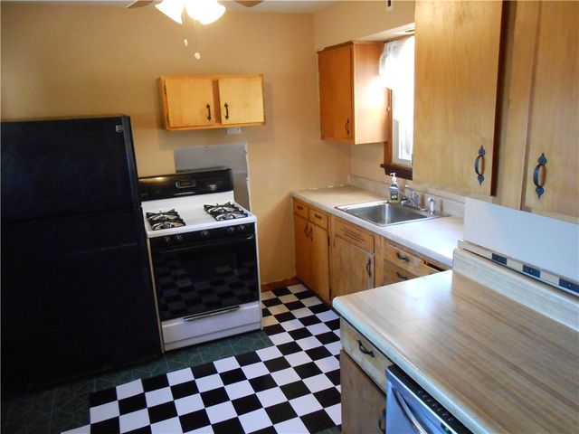 516 Oneida St, Monessen, PA 15062