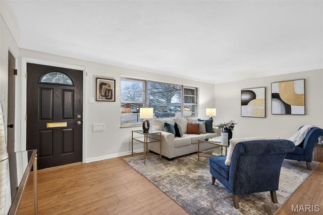 843 Reavis Barracks Road, St Louis, MO 63125