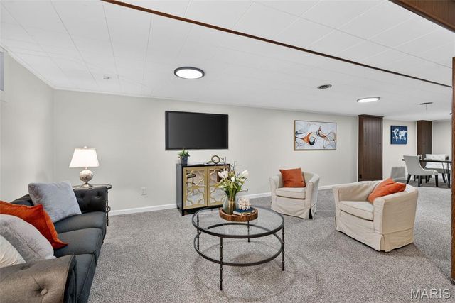 843 Reavis Barracks Road, St Louis, MO 63125