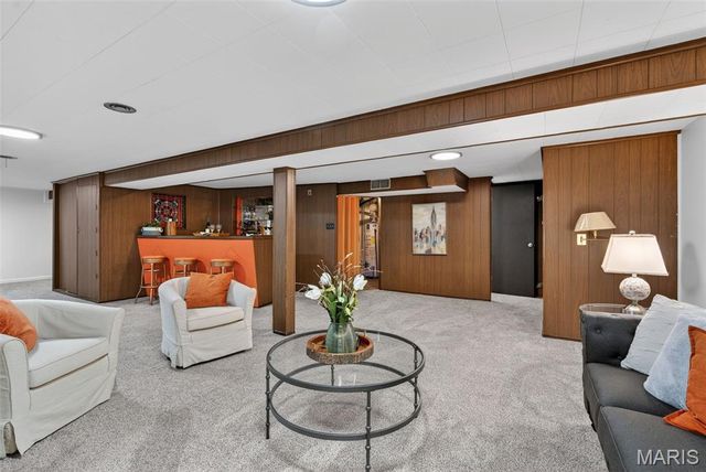 843 Reavis Barracks Road, St Louis, MO 63125