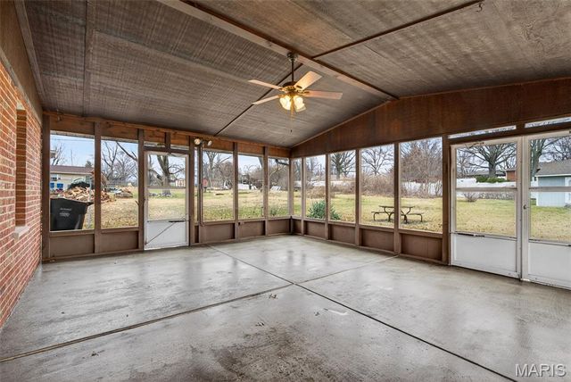 843 Reavis Barracks Road, St Louis, MO 63125