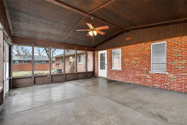 843 Reavis Barracks Road, St Louis, MO 63125