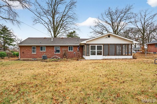 843 Reavis Barracks Road, St Louis, MO 63125