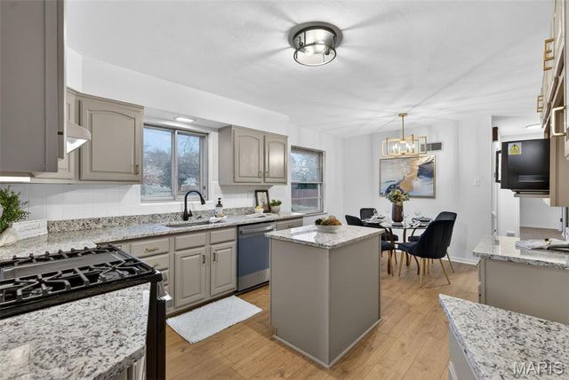 843 Reavis Barracks Road, St Louis, MO 63125