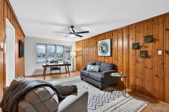 843 Reavis Barracks Road, St Louis, MO 63125