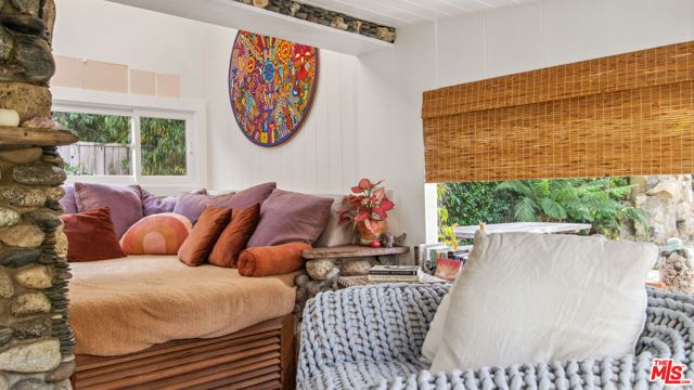 7059 Fernhill Drive, Malibu, CA 90265