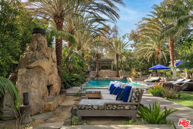 7059 Fernhill Drive, Malibu, CA 90265