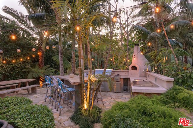 7059 Fernhill Drive, Malibu, CA 90265