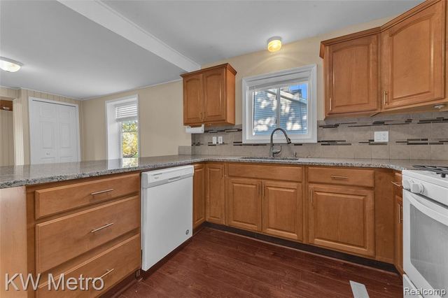 2416 Shawood Street, Novi, MI 48377