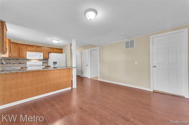 2416 Shawood Street, Novi, MI 48377