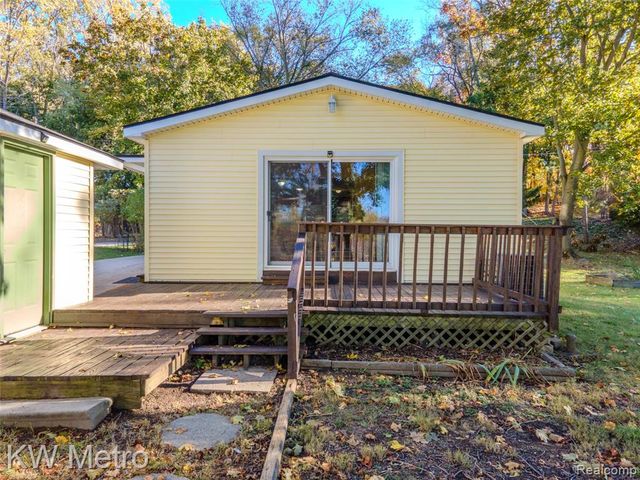 2416 Shawood Street, Novi, MI 48377