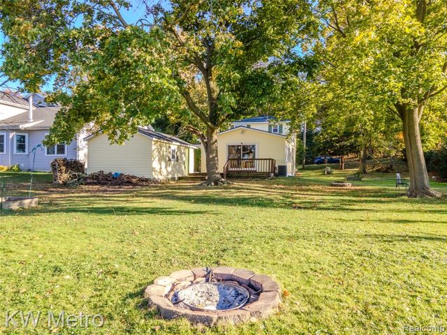 2416 Shawood Street, Novi, MI 48377